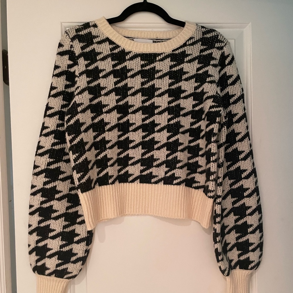 Pink Rose houndstooth print sweater